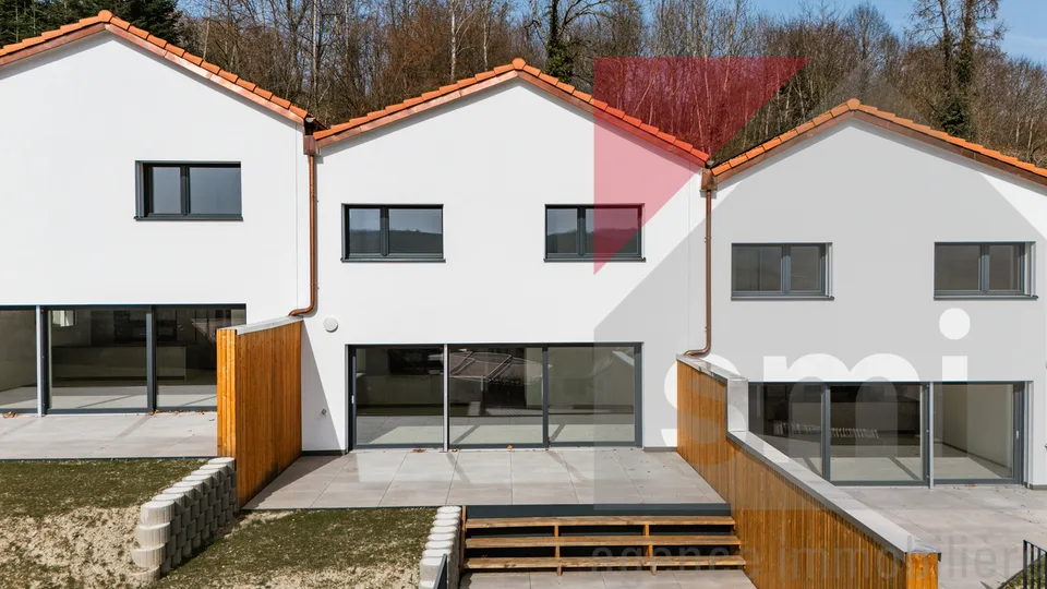 Villa spacieuse de 5 pces avec des finitions harmonieuses