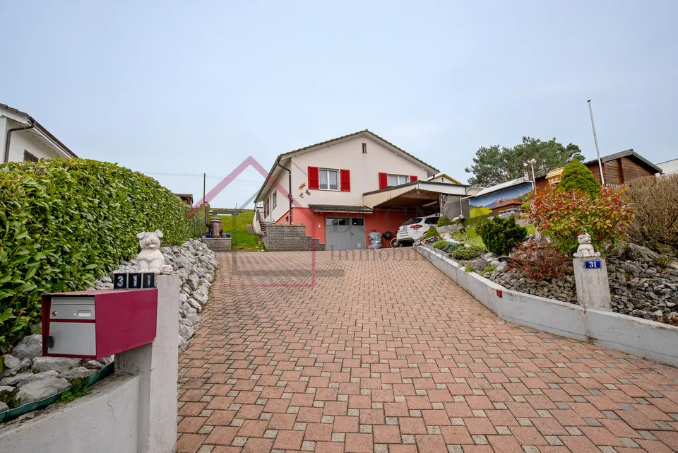 Villa individuelle familiale avec terrasse, piscine et fort potentiel