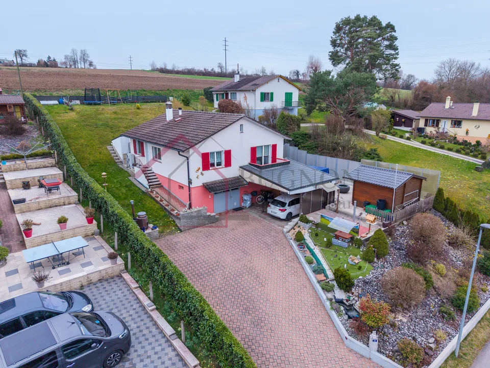 Villa individuelle familiale avec terrasse, piscine et fort potentiel