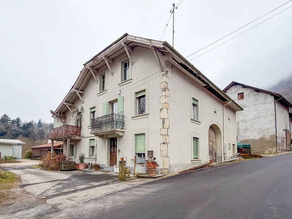 Casa con volume significativo da ristrutturare Permesso di costruzione in vigore