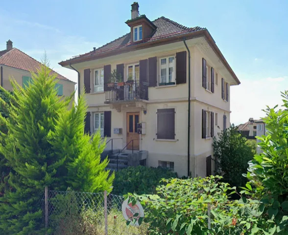 Superbo edificio di carattere con 5 appartamenti