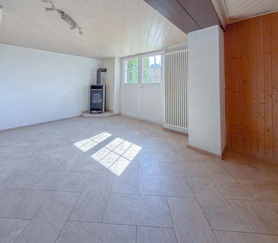 Vermietungshaus mit 4 Wohnungen und 1 Garage im Zentrum von Ste-Croix