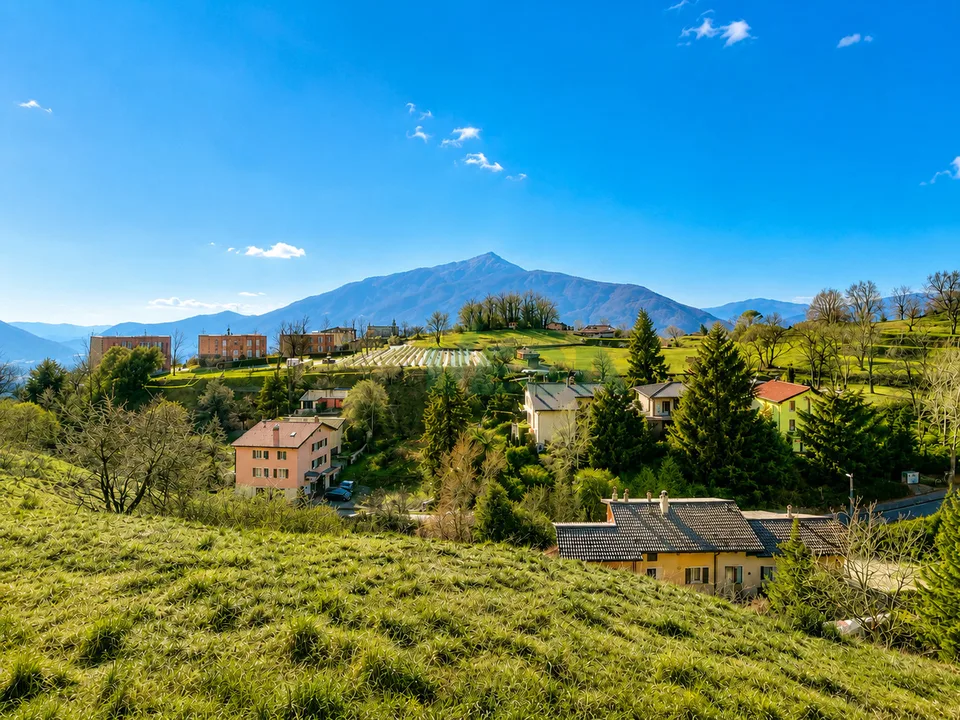 Bel terreno con vista panoramica