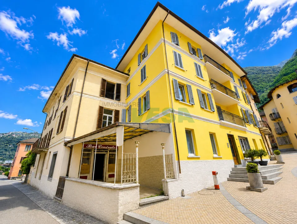 Affascinante casa tradizionale ticinese nel nucleo con vista lago