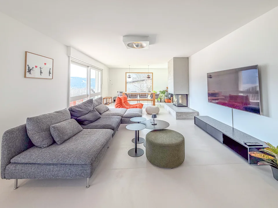Splendide maison rénovée de 2 logements Vue dominante
