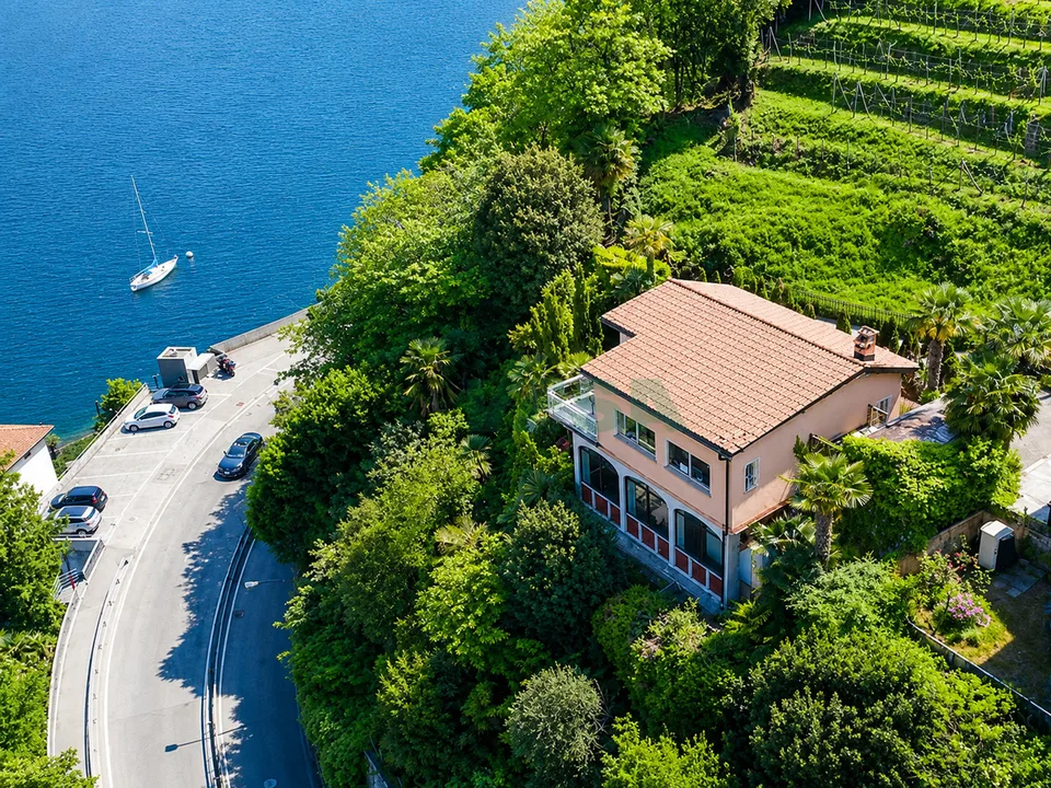 Bellissimo terreno con una spettacolare vista sulla baia di Lugano