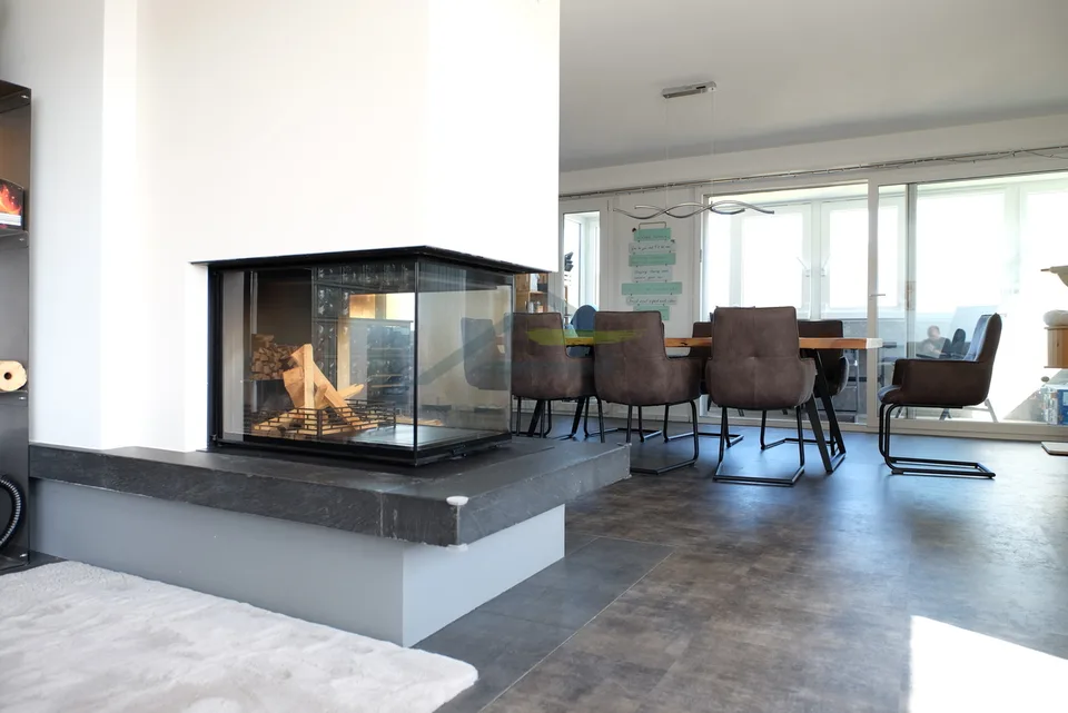 grosse helle 6.5-Zi-Wohnung im obersten Stockwerk mit Weitblick