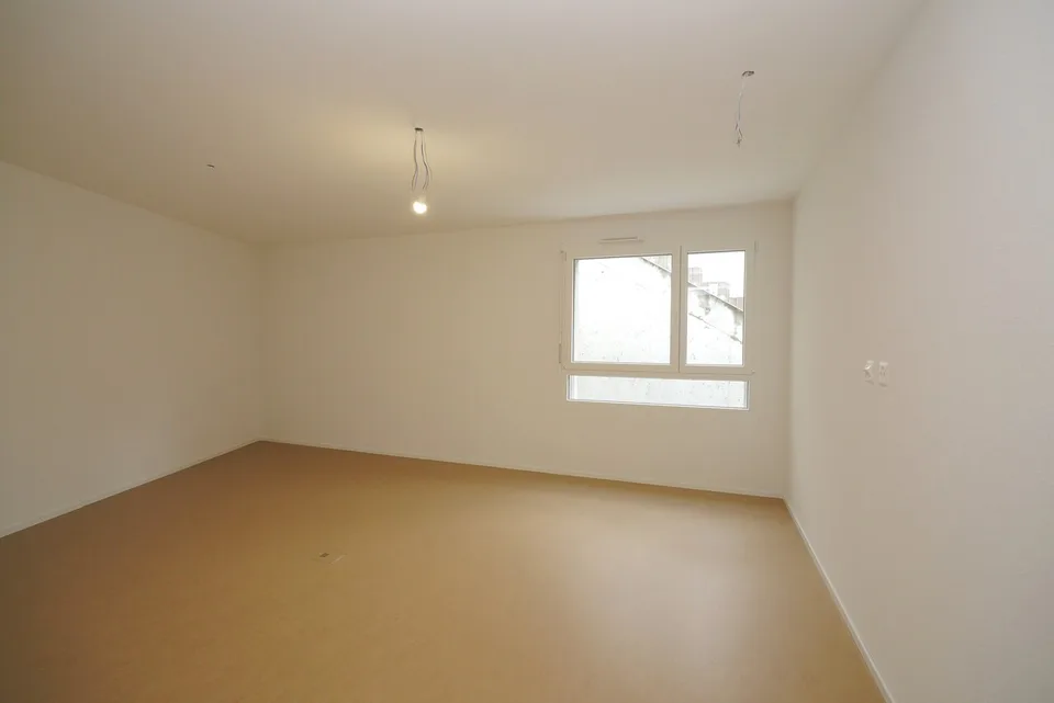 GERÄUMIGE BÜROS IN SIERRE – Foto 9 von 13
