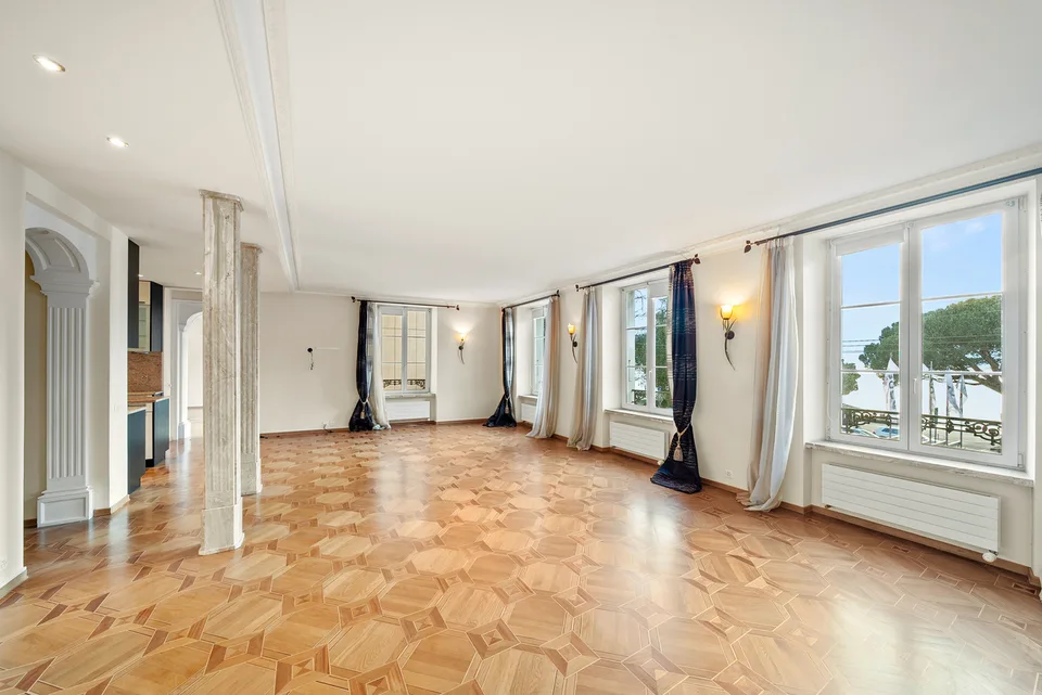 Bell'appartamento duplex con vista lago nel centro di Montreux