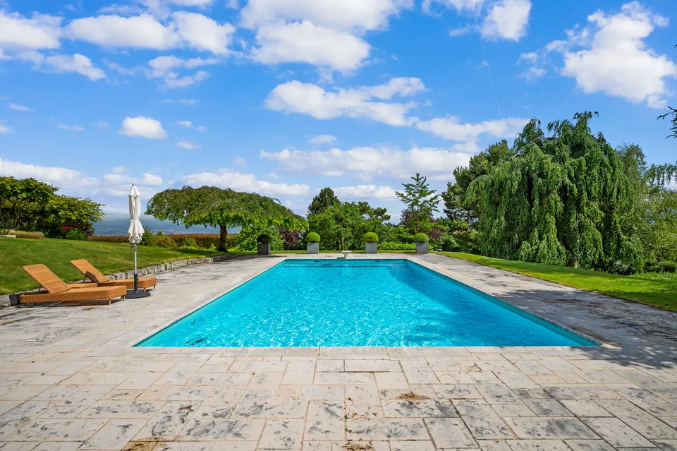 Wunderschönes Anwesen mit Pool und Seeblick, Apples