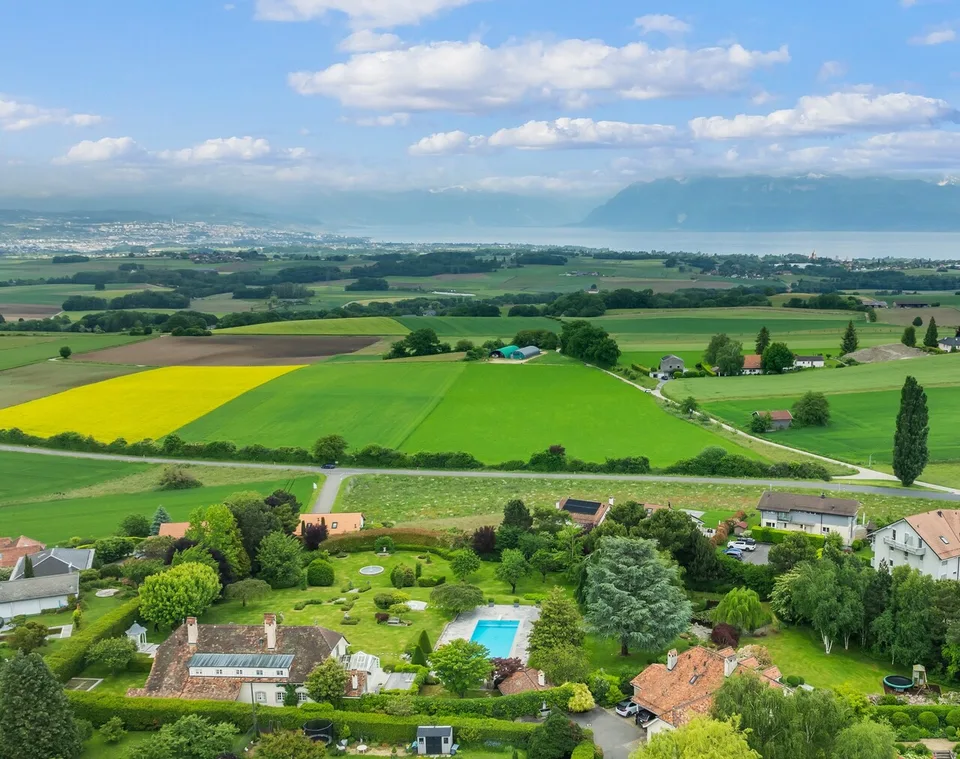 Wunderschönes Anwesen mit Pool und Seeblick, Apples