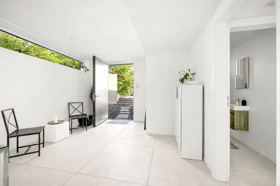Schöne Architektenvilla mit Seeblick in der Nähe von Morges