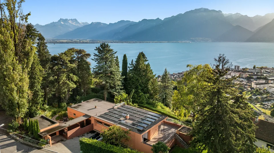 Propriété contemporaine rénovée avec vue panoramique à Chernex