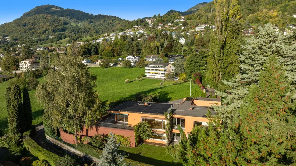 Propriété contemporaine rénovée avec vue panoramique à Chernex