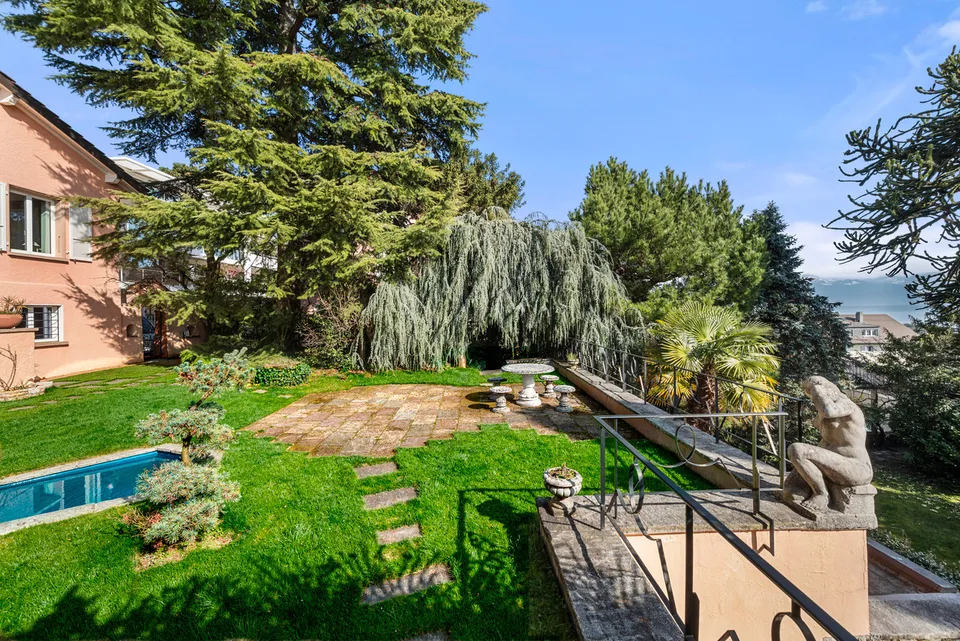 Raffinata proprietà in stile mediterraneo con vista lago a Pully
