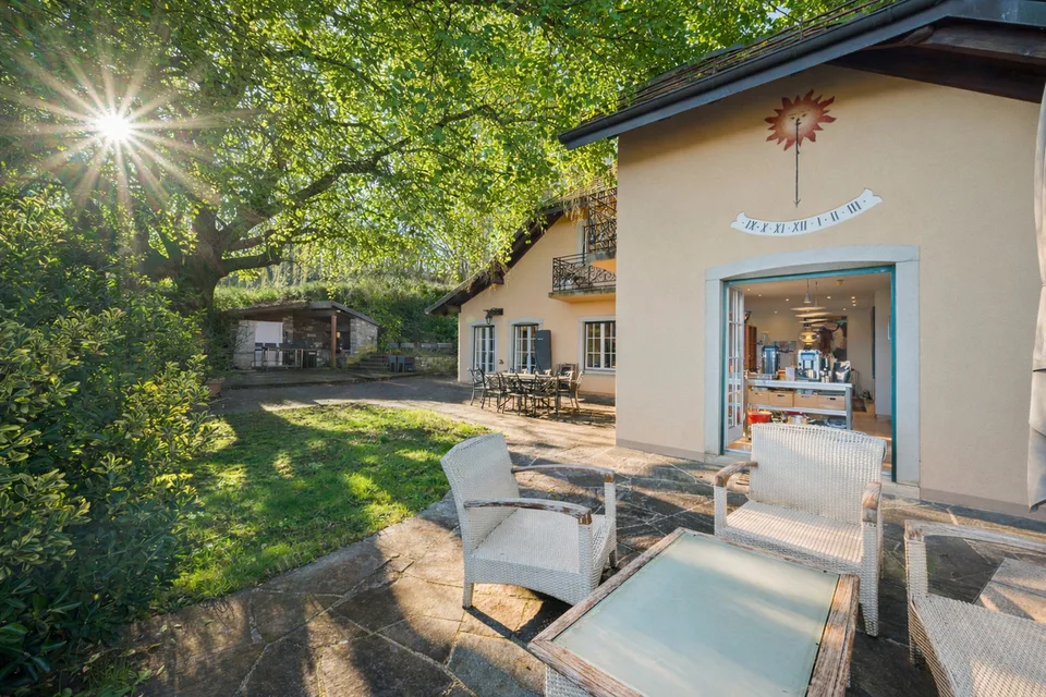 Superba proprietà in un contesto verde con vista lago ad Aubonne