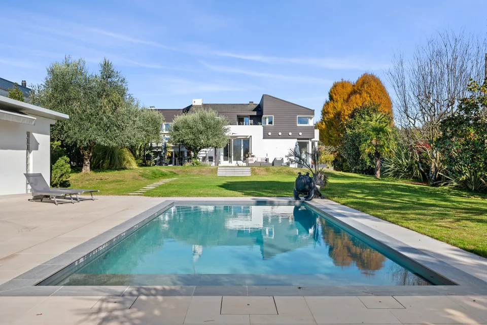 Casa di architetto nella campagna ginevrina, Riva sinistra