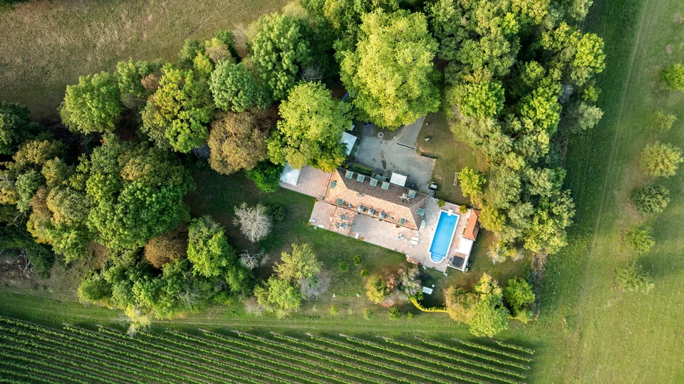Villa de charme au coeur de la campagne genevoise, Rive gauche