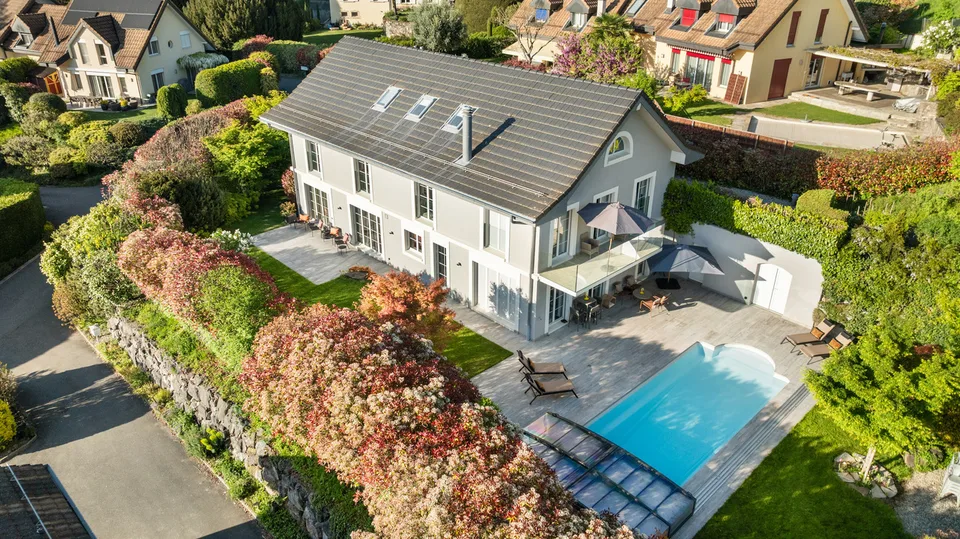 Elégante propriété rénovée avec piscine à Blonay