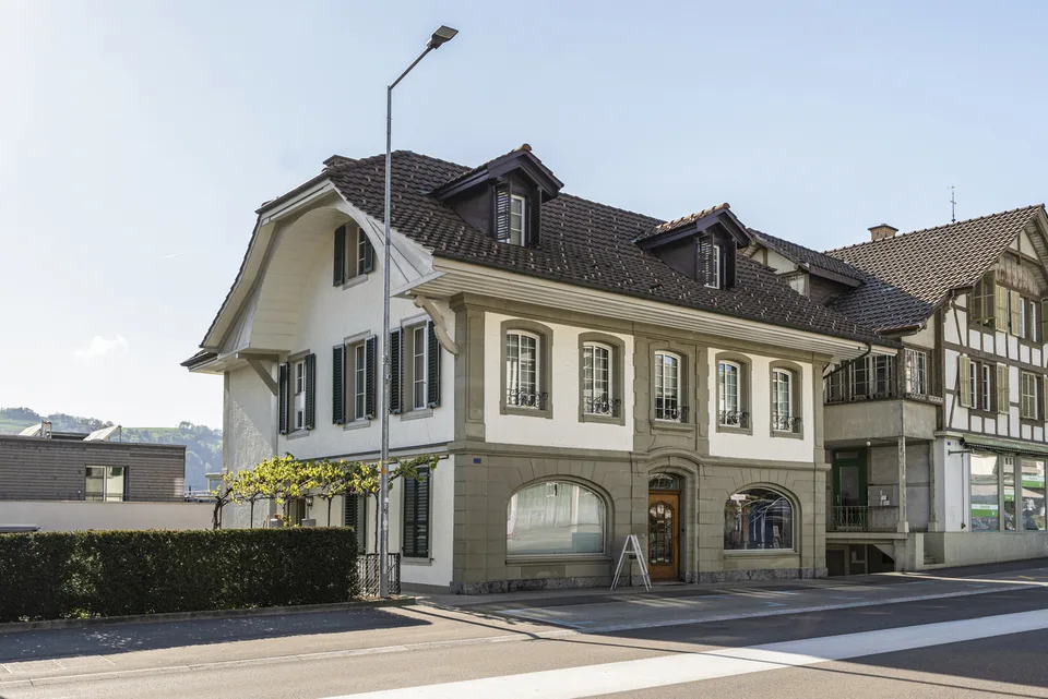 ATTRAKTIVES MEHRFAMILIENHAUS MIT HISTORISCHEM CHARAKTER