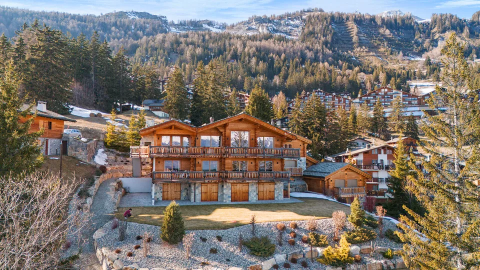 Spacieux chalet haut de gamme au coeur d'Anzère