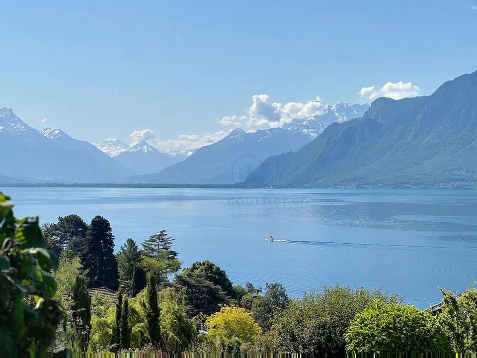 A few steps from Lake Geneva, 3 luxury villas with panoramic views