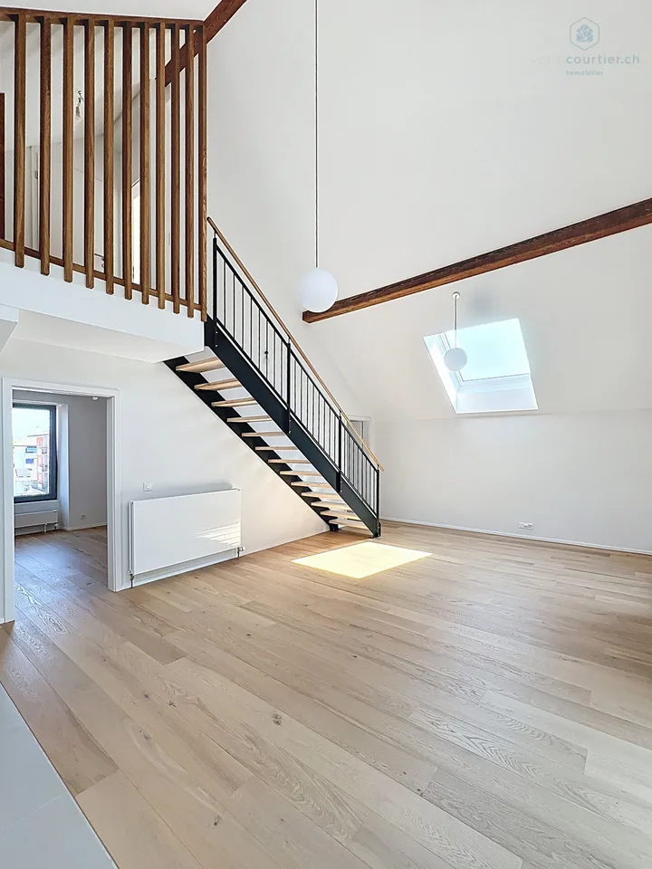 Immeuble rénové 100% loué, hyper-centre, avec salle des coffres-forts à valoriser