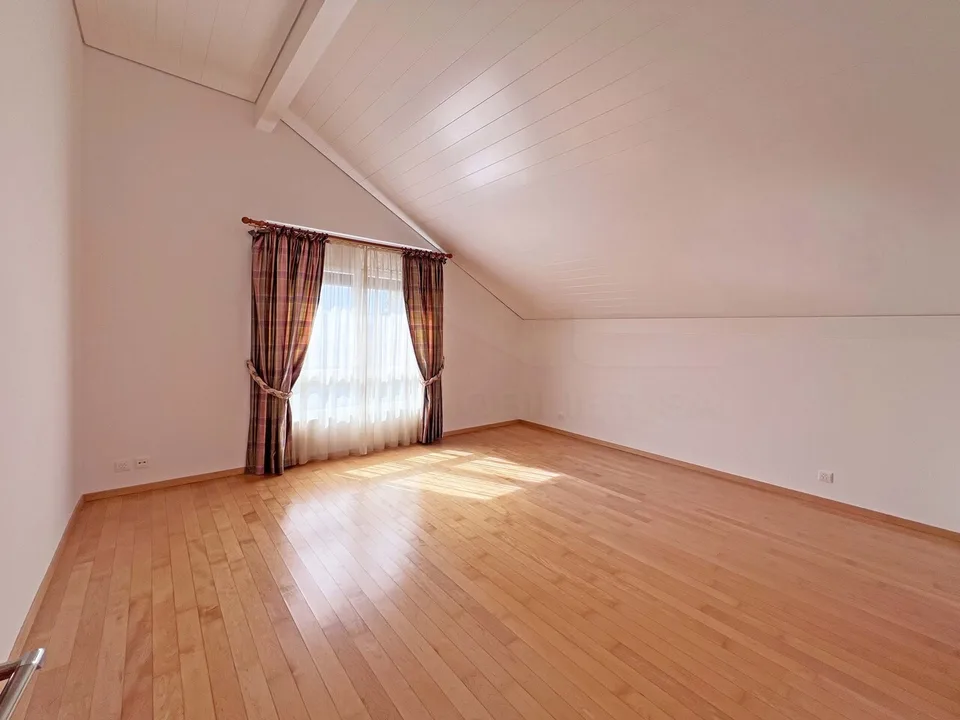 Geräumige Familienvilla mit Pool und Jacuzzi