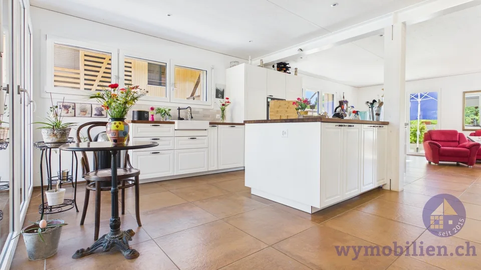 5.5 Zimmer + ausgebautes Dachzimmer für Atelier, Fitness...