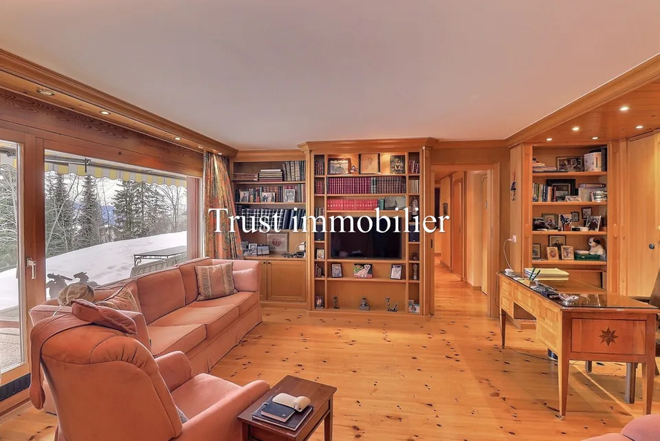 5008. Exceptionnel SKI IN/OUT appartement au centre de Crans