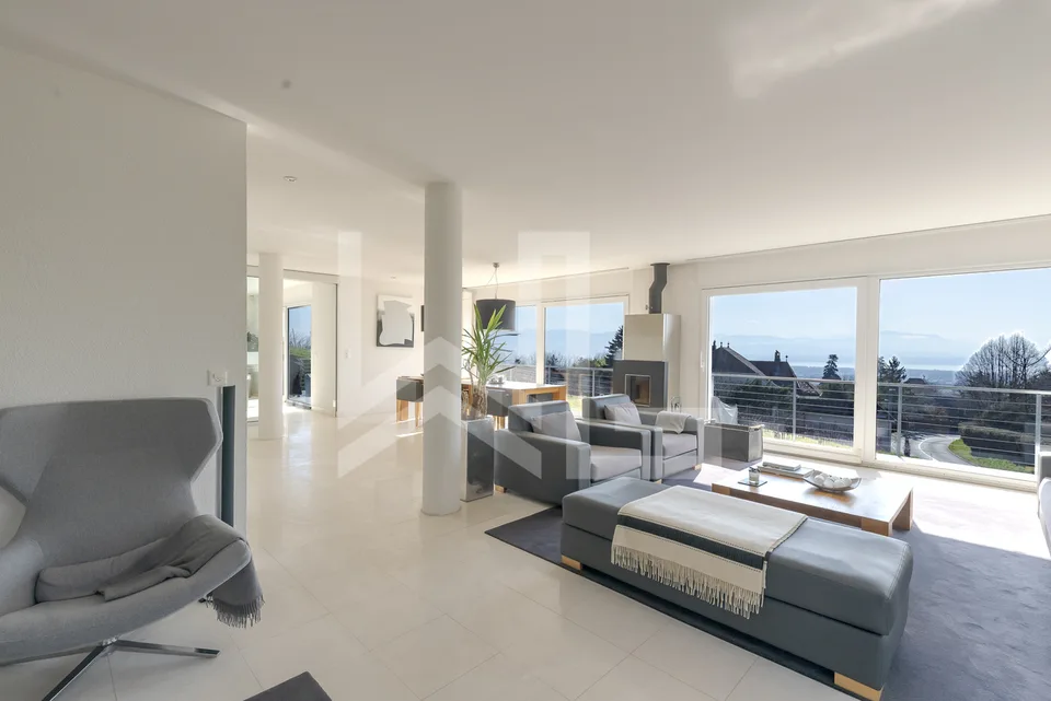 Villa contemporanea eccezionale con panorama spettacolare sul lago