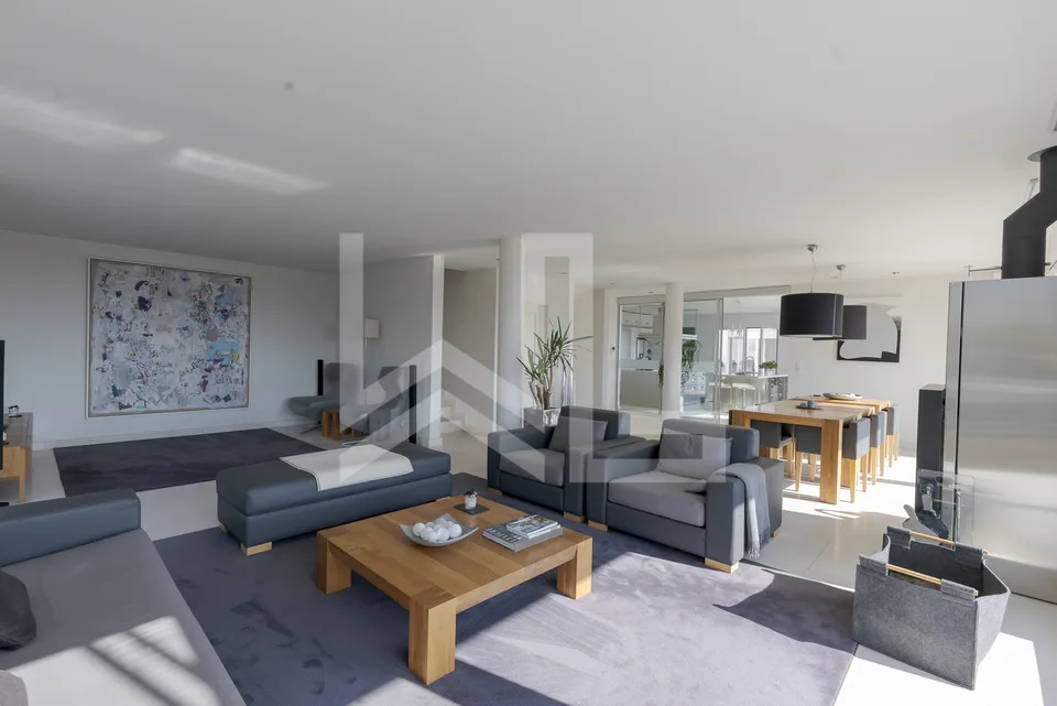 Villa contemporanea eccezionale con panorama spettacolare sul lago