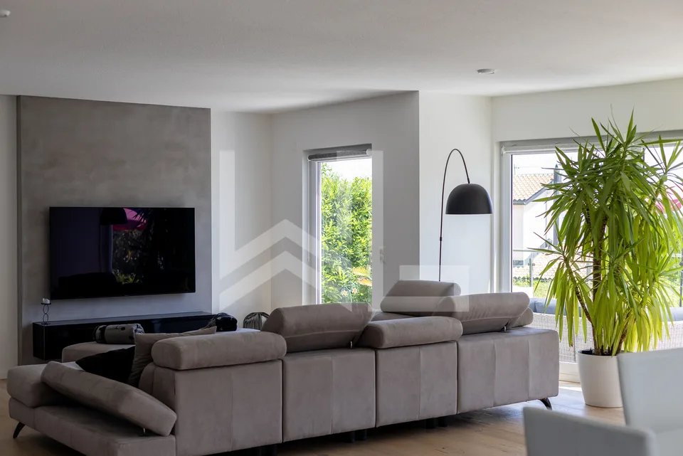 Proprietà contemporanea con vista