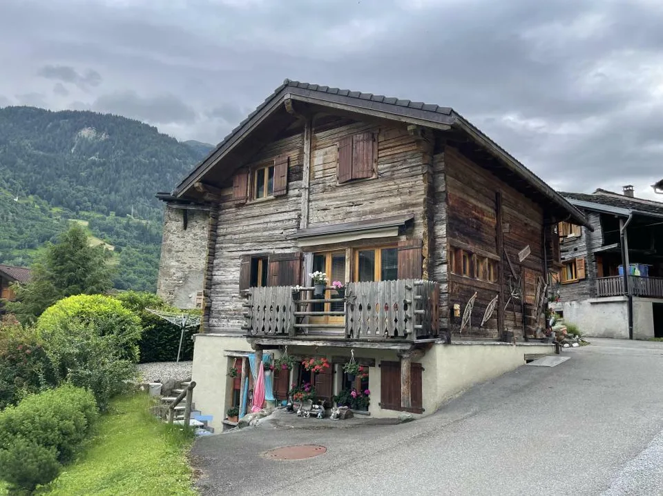 Grange rénovée - appartement indépendant, jardin et parking