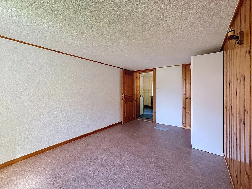 2-Zimmer-Wohnung zur Renovierung in Versegères