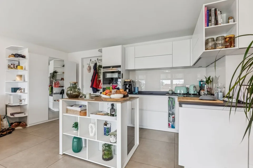 Schöner neuer und geräumiger Duplex