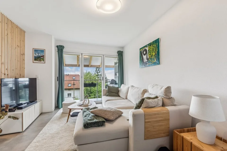 Schöner neuer und geräumiger Duplex