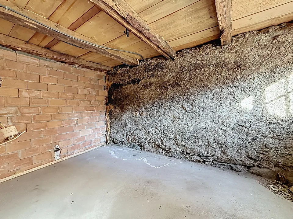 Chalet à rénover – L'âme d'une grange alpine à Sarreyer – Foto 25 von 26
