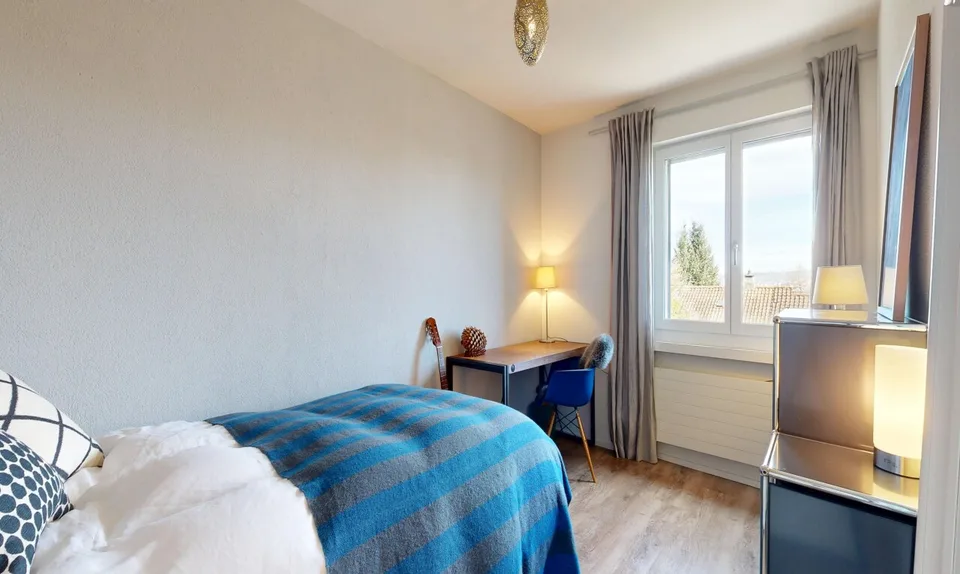Ruhige 4.5-Zimmer-Wohnung inklusive Parkplatz am Fuss des Uetlibergs – Foto 10 von 11