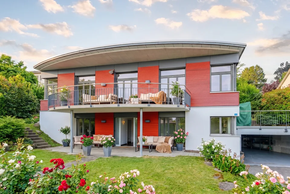 La tua affascinante casa con vista mozzafiato sul lago di Zurigo