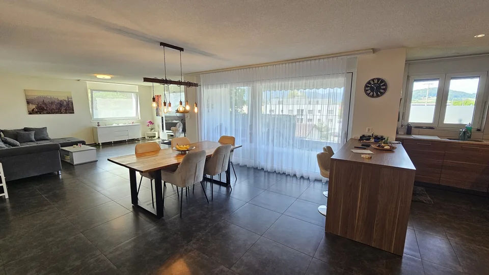 Zu verkaufen in Delémont, wunderschöne 5,5-Zimmer-Wohnung