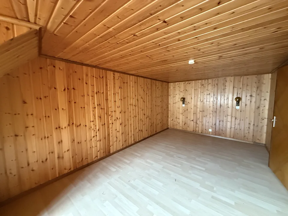 Immeuble avec 2 logements, grand jardin et combles aménagés à Vendlincourt – photo 8 sur 13