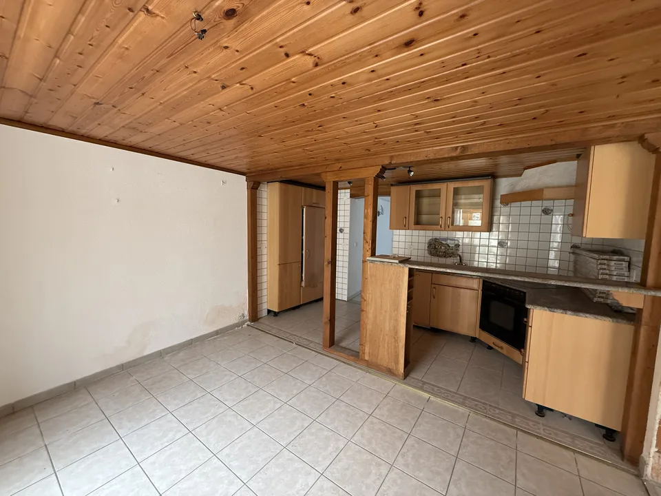 Immeuble avec 2 logements, grand jardin et combles aménagés à Vendlincourt – photo 7 sur 13