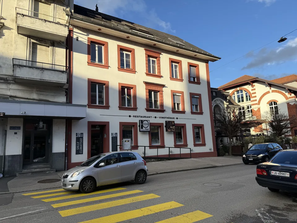 Gemischt genutztes Gebäude mit Restaurant und 6 Wohnungen – Foto 12 von 13