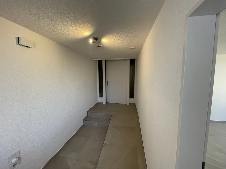 Spazioso appartamento di 4,5 locali di 108 m² con ascensore sopra uno spazio commerciale – foto 10 di 13