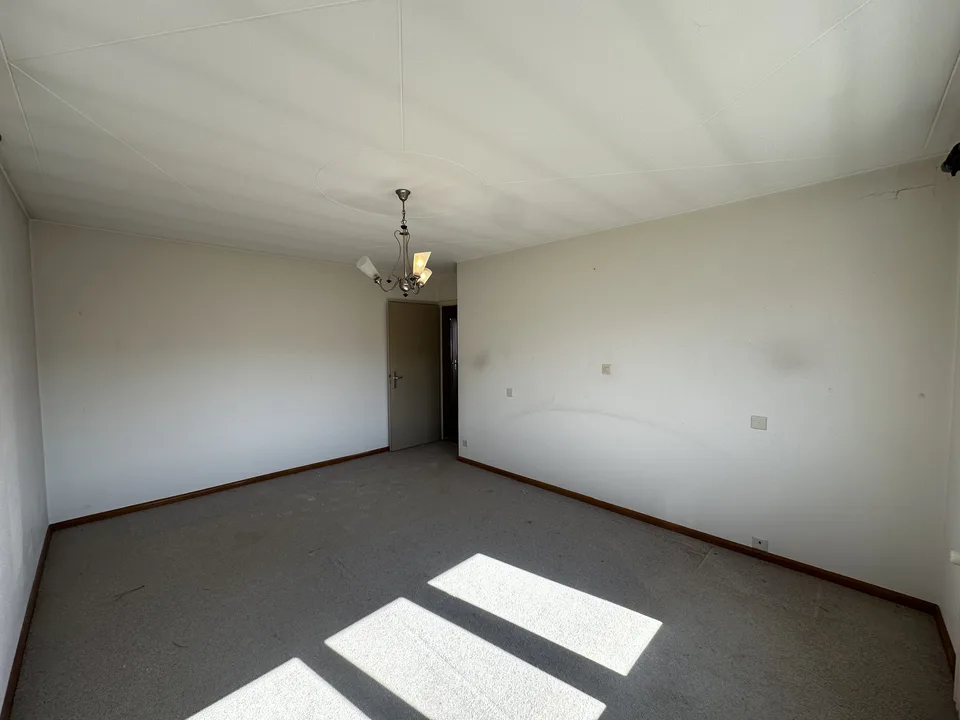Large house of 207 m² with great potential in Fontenais