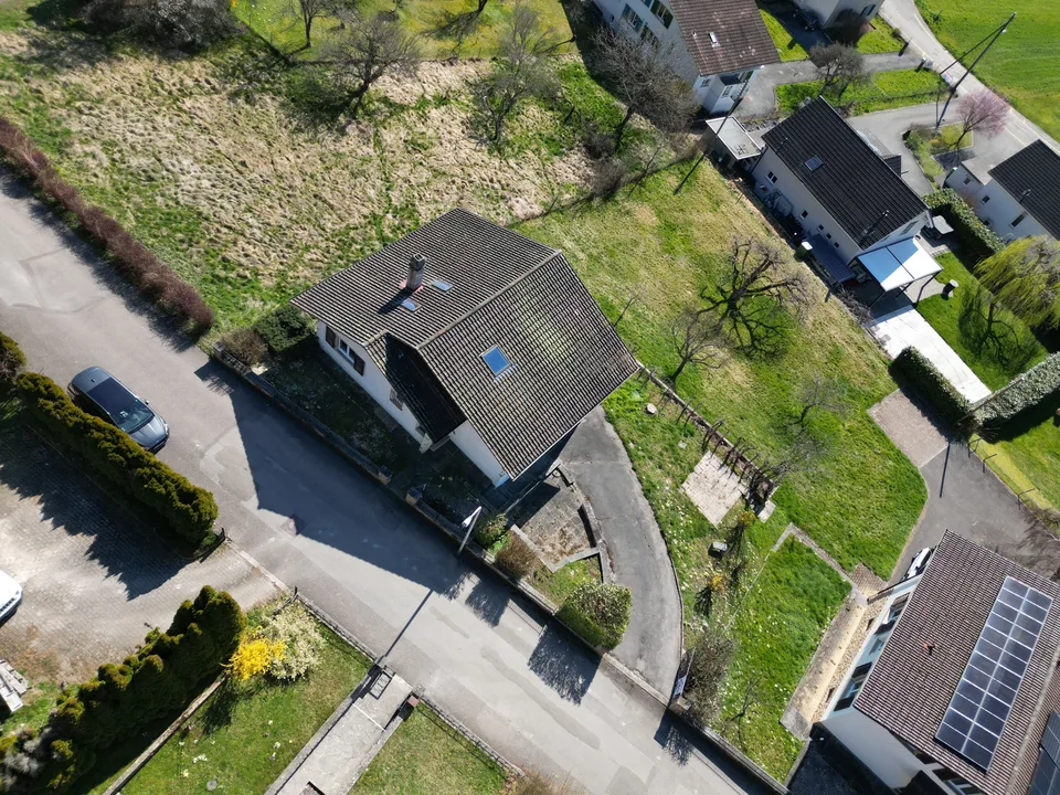 Large house of 207 m² with great potential in Fontenais