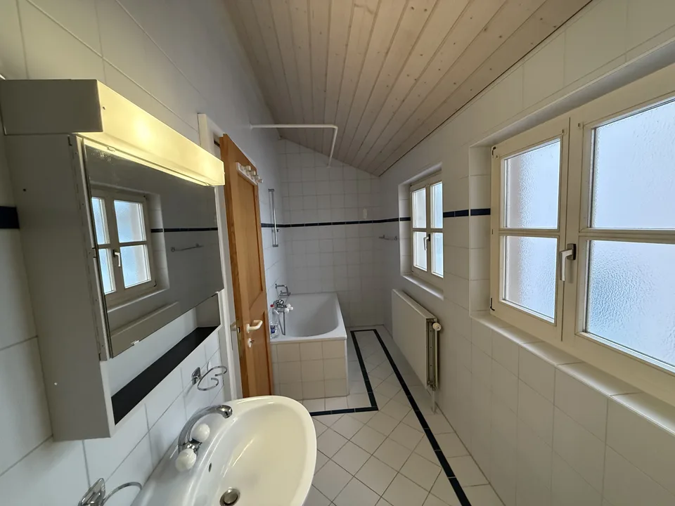 Ertragsgebäude im Herzen von Porrentruy Rue du Collège 11 – Foto 8 von 12