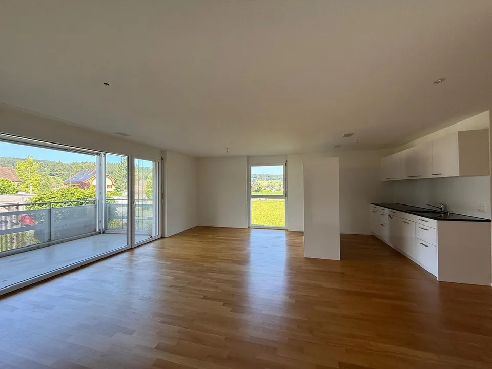 MODERN - RUHIG - GROSSER BALKON UND KINDERFREUNDLICH!