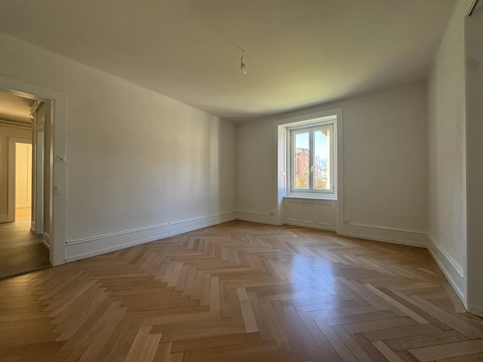 Superbe 4.5 pièces rénové avec parquet en chevrons ? 1er loyer offert
